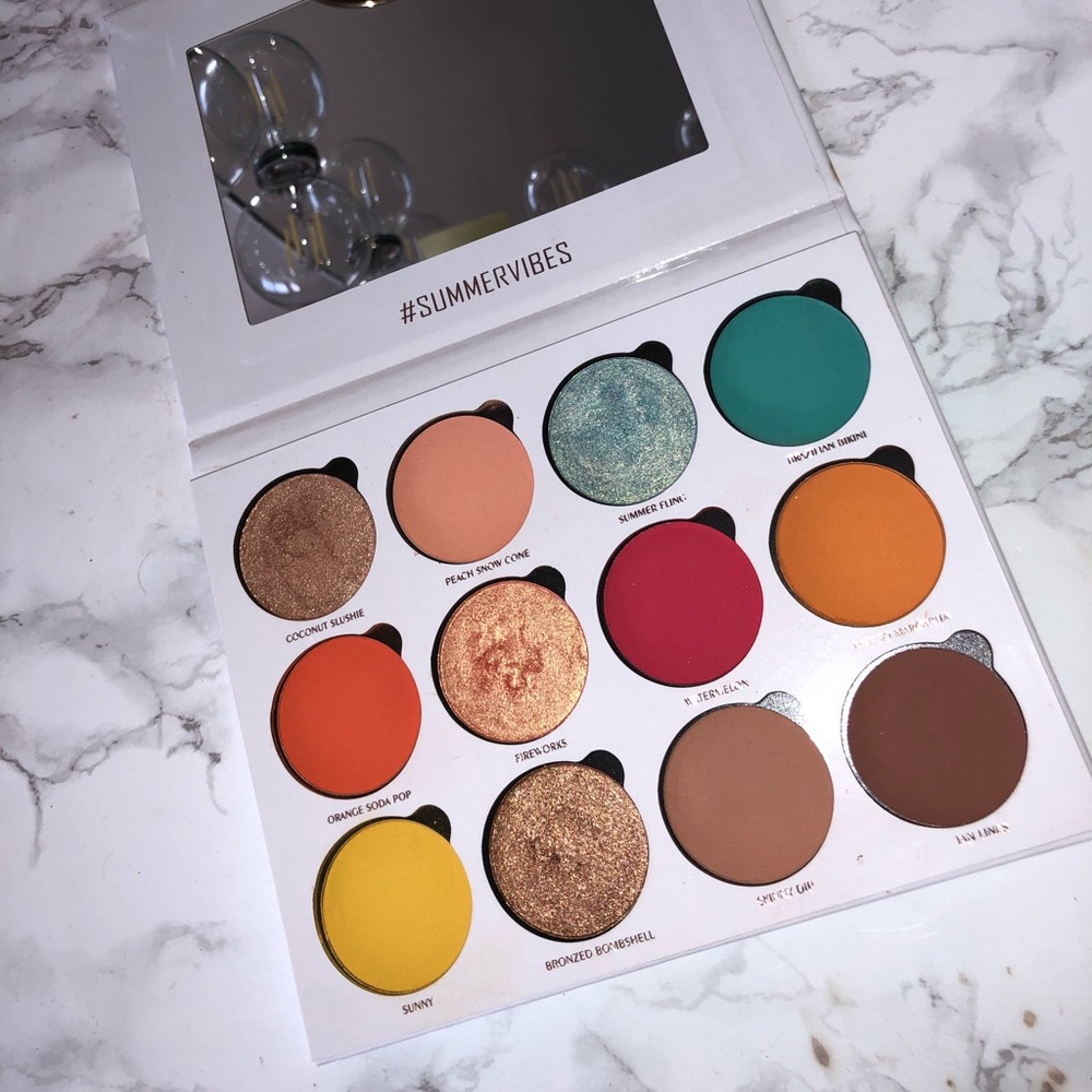 Give Me Glow Cosmetics Summer Vibes Palette